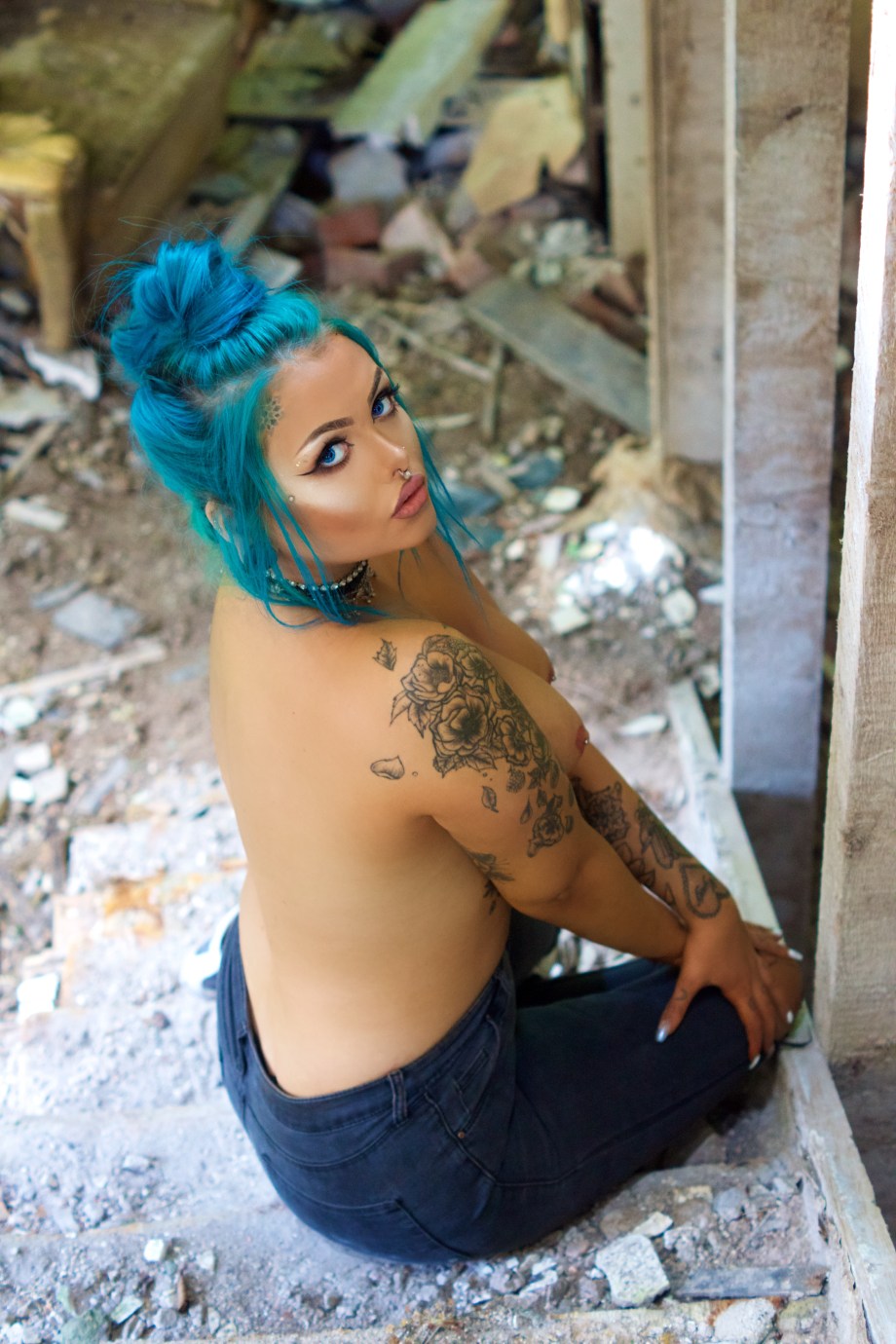 katie kitten, abandoned house, alternative, glamour, punk, cork, cobh, sexy, hair, topless