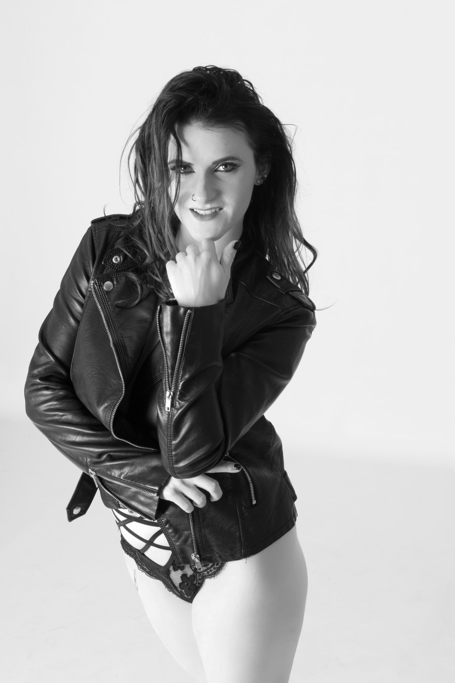 cherry chains, pole, dance, pole training, black and white, glamour, studio