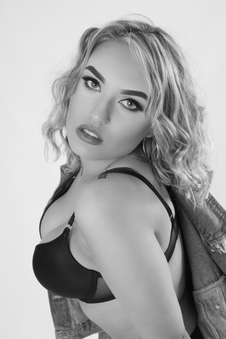 Pixie Pie, glamour, sexy, cork, ireland, boudoir, portrait, black and white