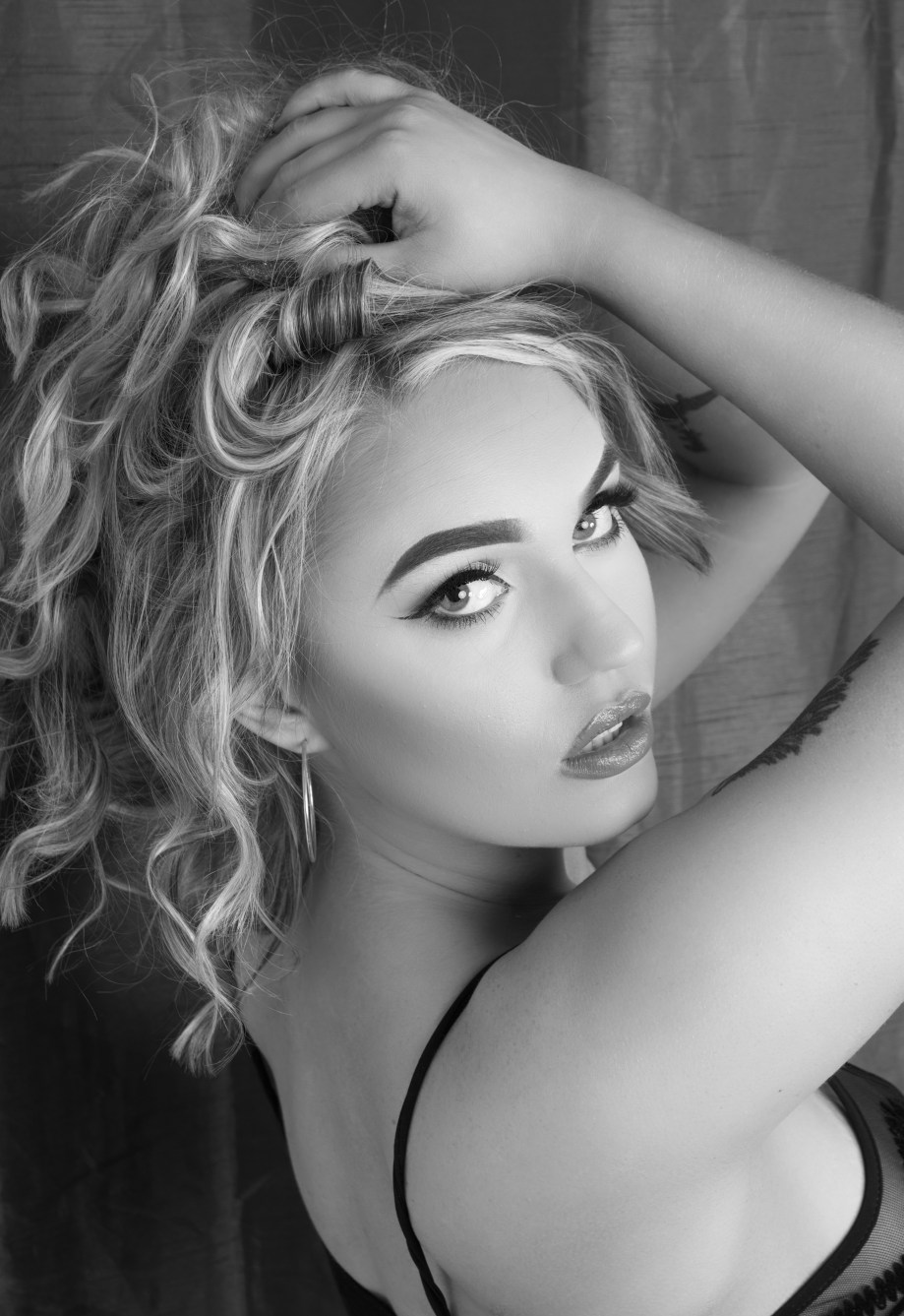 Pixie Pie, glamour, sexy, cork, ireland, boudoir, portrait, black and white