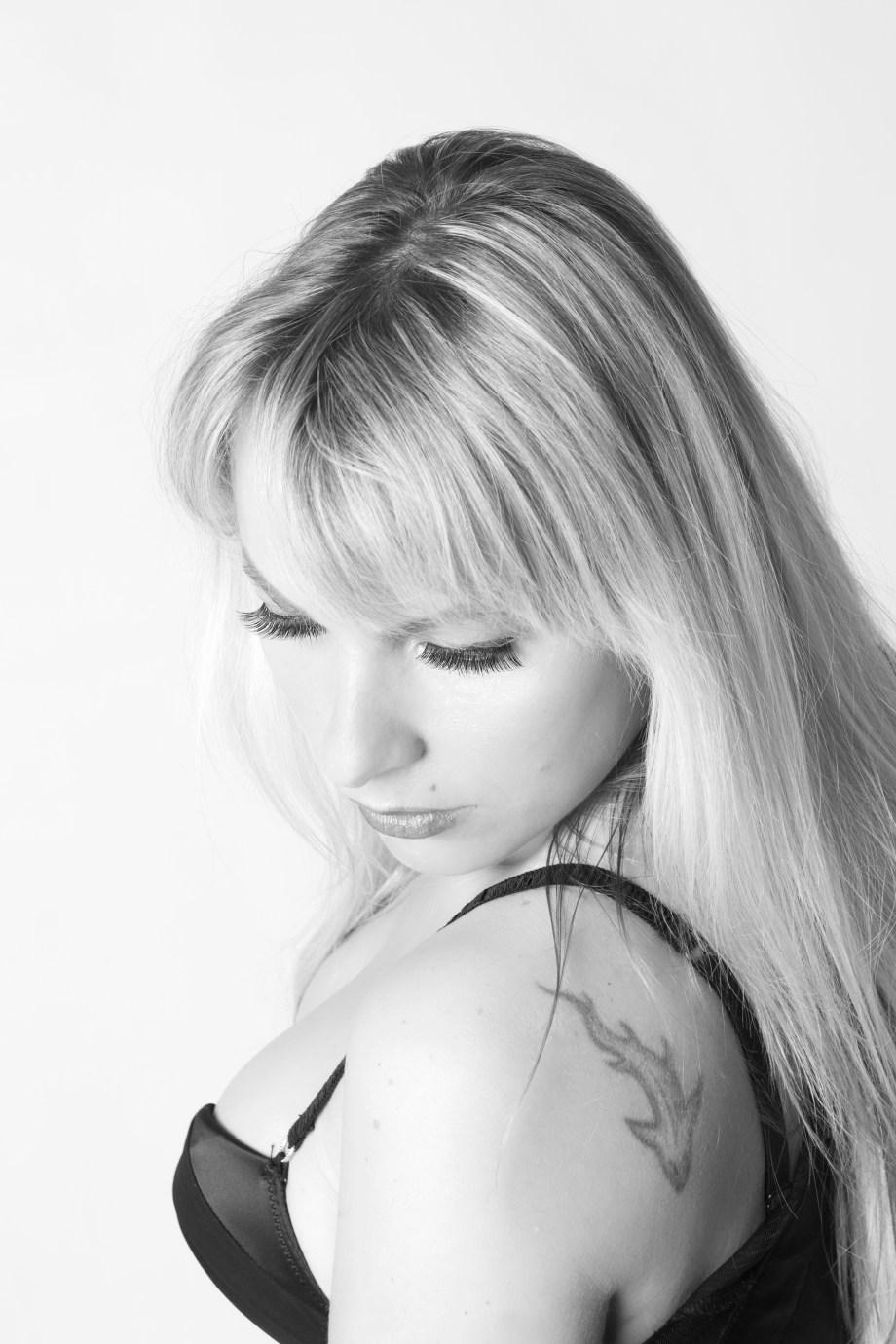 glamour, photoshoot, model, ireland, studio, lingerie, black and white, cork, blonde