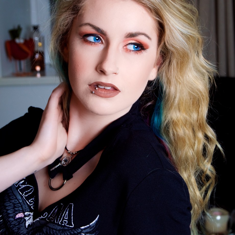 Die Baroness, homeshoot, portrait, glamour, model photography, cork, ireland, blonde, blue eyes