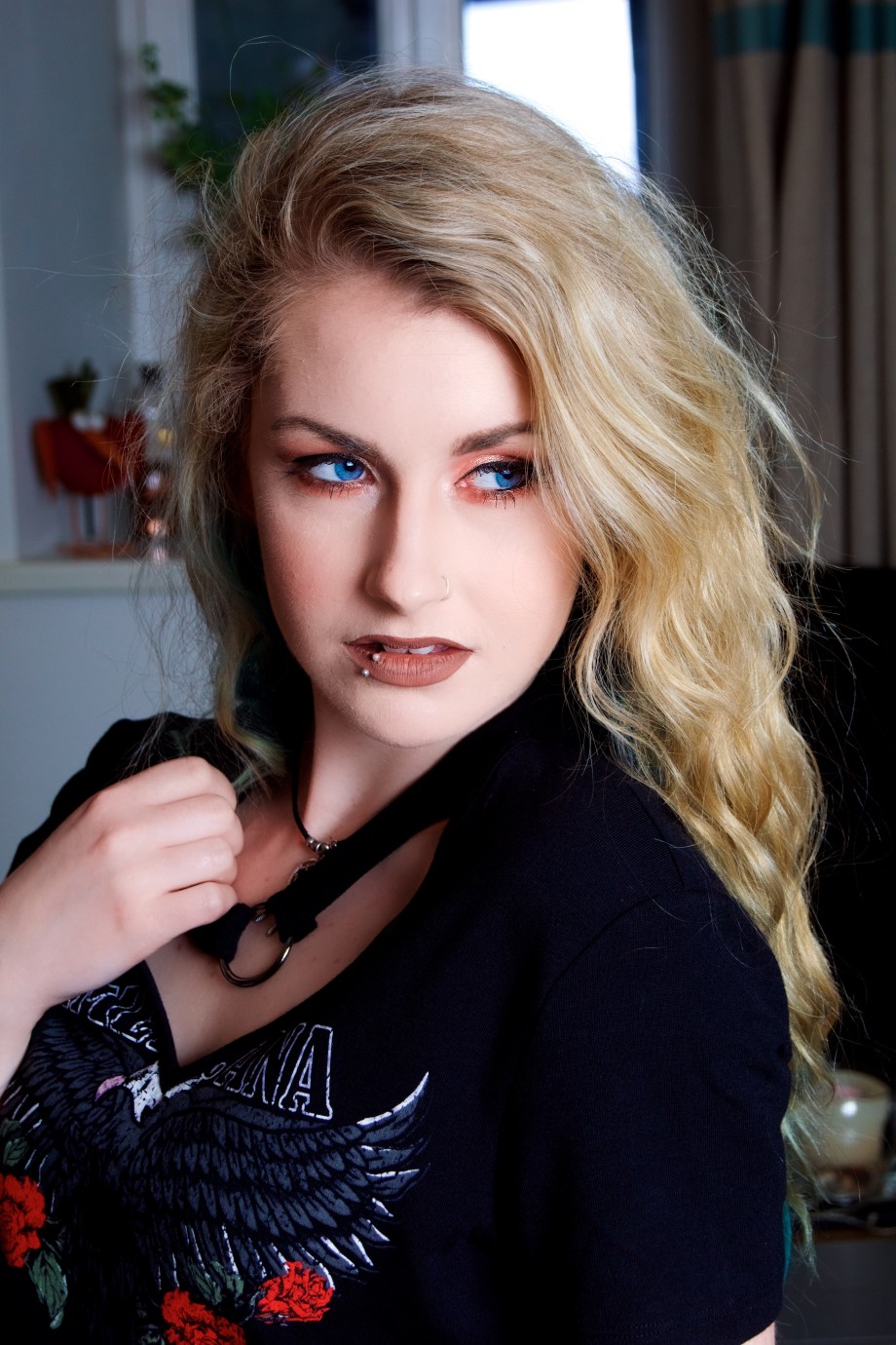 Die Baroness, homeshoot, portrait, glamour, model photography, cork, ireland, blonde, blue eyes