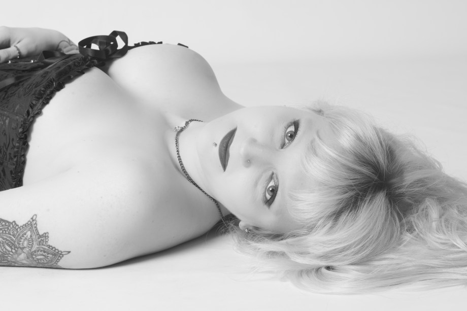 portrait, black and white, studio, glamour, ireland, cork, blonde, lingerie