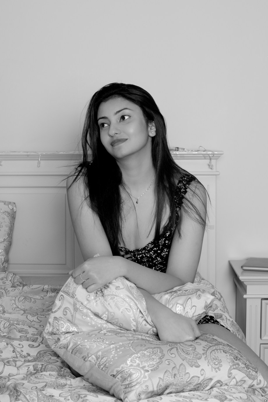 boudoir, cork, ireland, glamour, model, photoshoot, homeshoot, sexy, black and white, lingerie