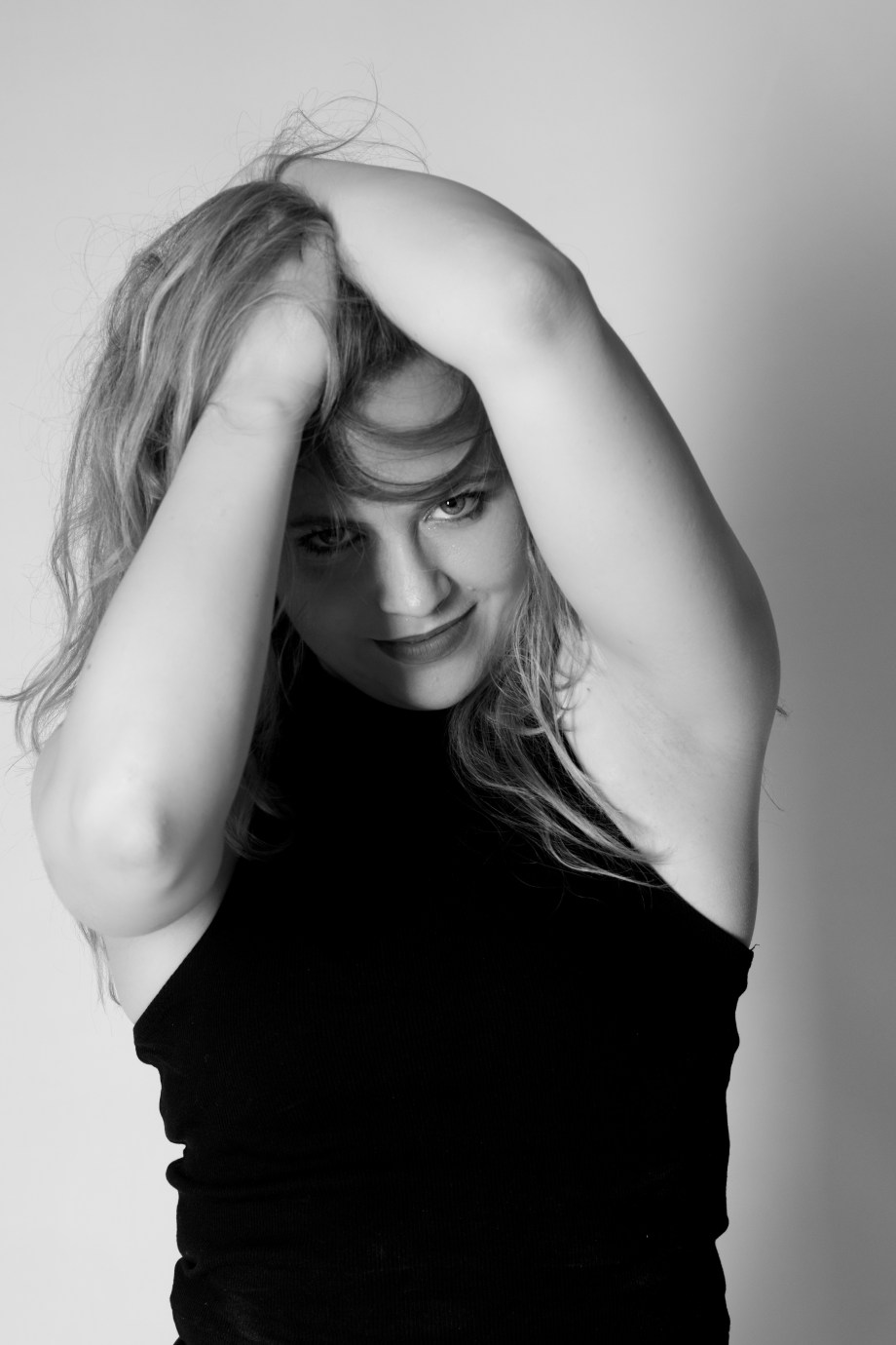 cork, ireland, glamour, photography, portrait, studio, quirky, hair, expression, black and white