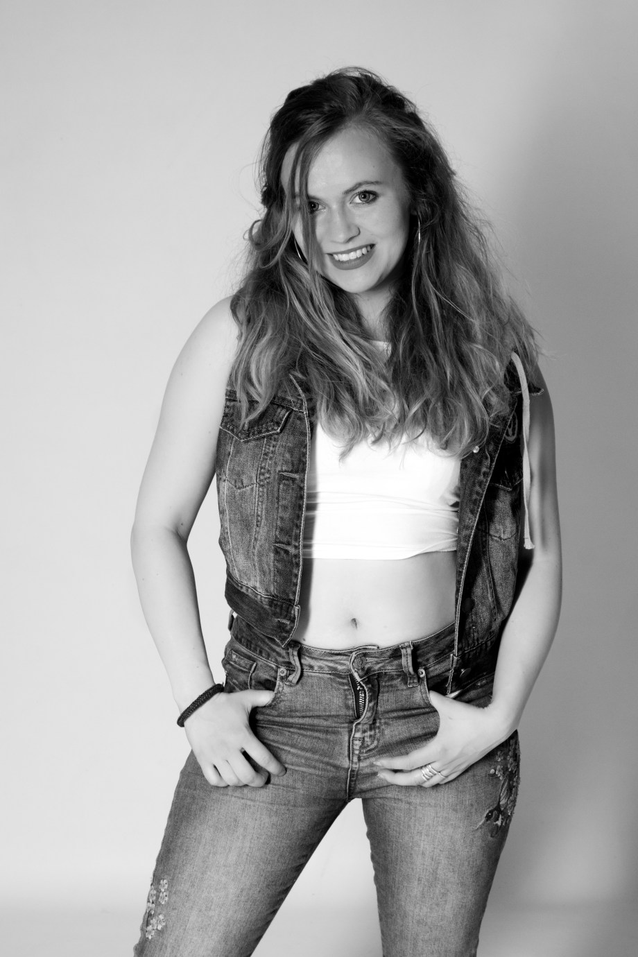 cork, ireland, glamour, photography, portrait, studio, quirky, hair, expression, black and white