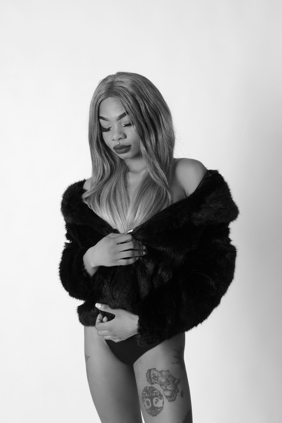 cork, glamour, photography, Ireland, boudoir, black and white, studio shoot