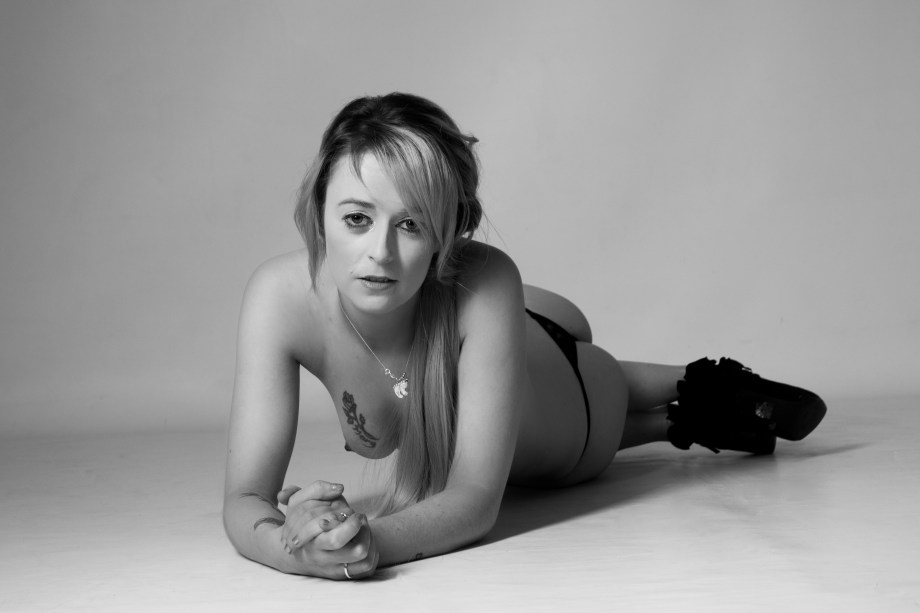 Cliona B, Glamour, Barbarella Band, photoshoot, studio, topless