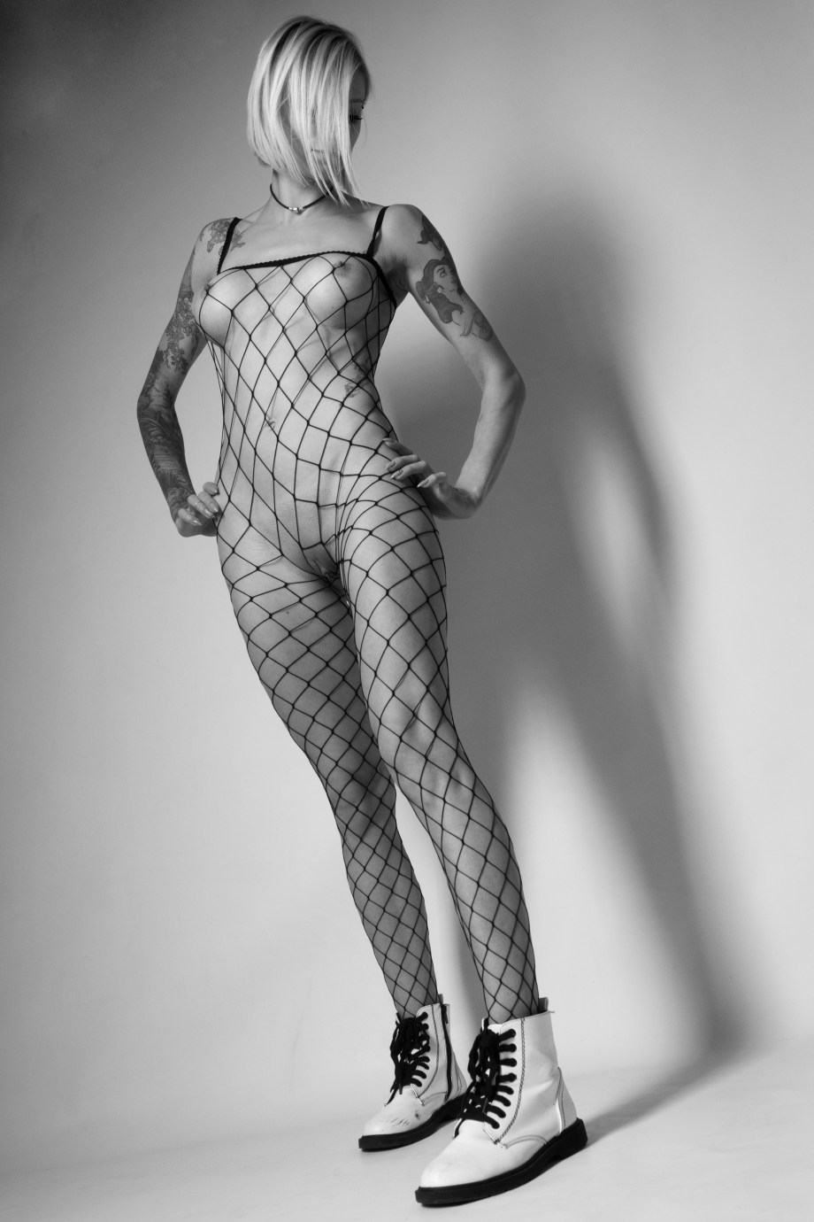 Liene Rauzenberga, Cork, Glamour, Boudoir, Model, Studio Shoot, black and white, topless, nude, alternative, tattoos