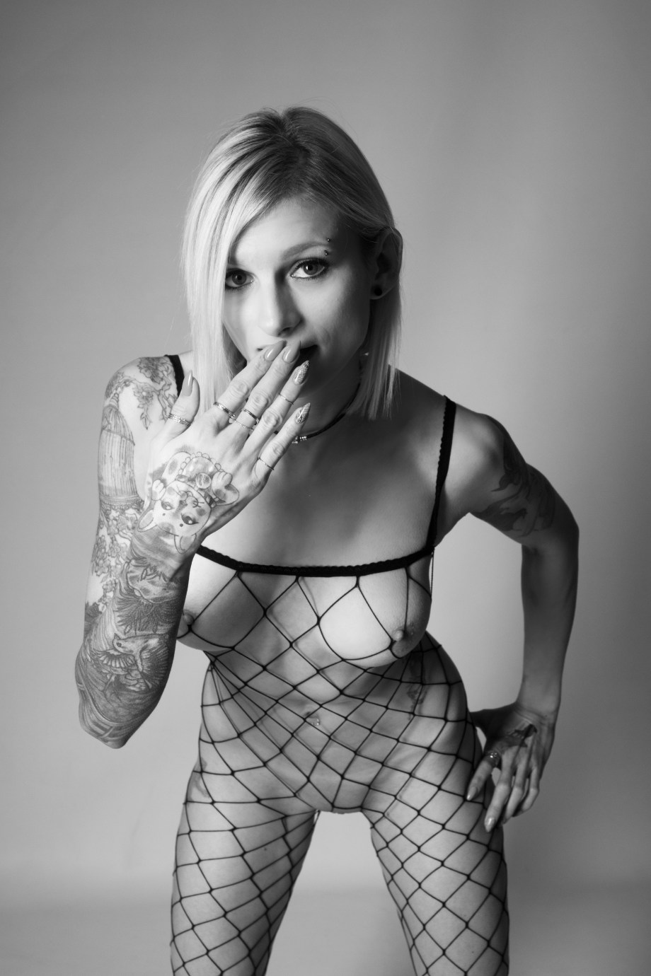Liene Rauzenberga, Cork, Glamour, Boudoir, Model, Studio Shoot, black and white, topless, nude, alternative, tattoos