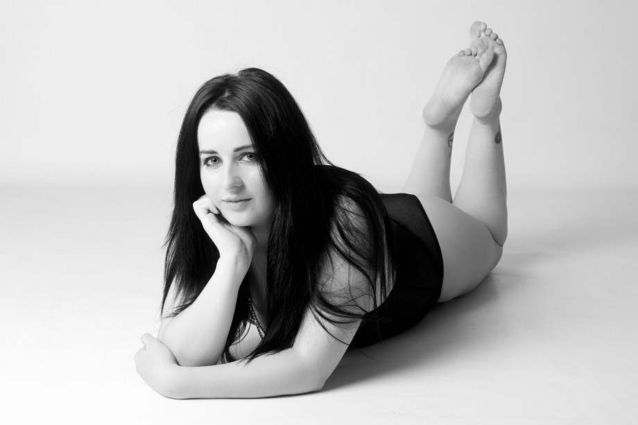 portrait, glamour, boudoir, cork, ireland, studio photography, tfp, models wanted, lingerie, black and white