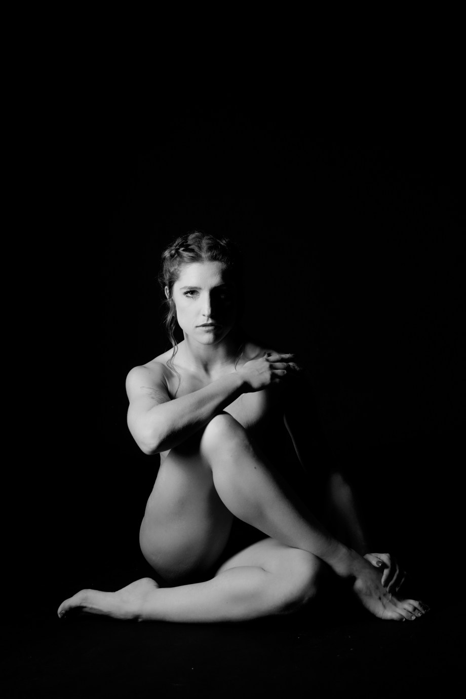 Kimm Gonçalves, model, Cork, Ireland, glamour, nude, studio, black and white, implied