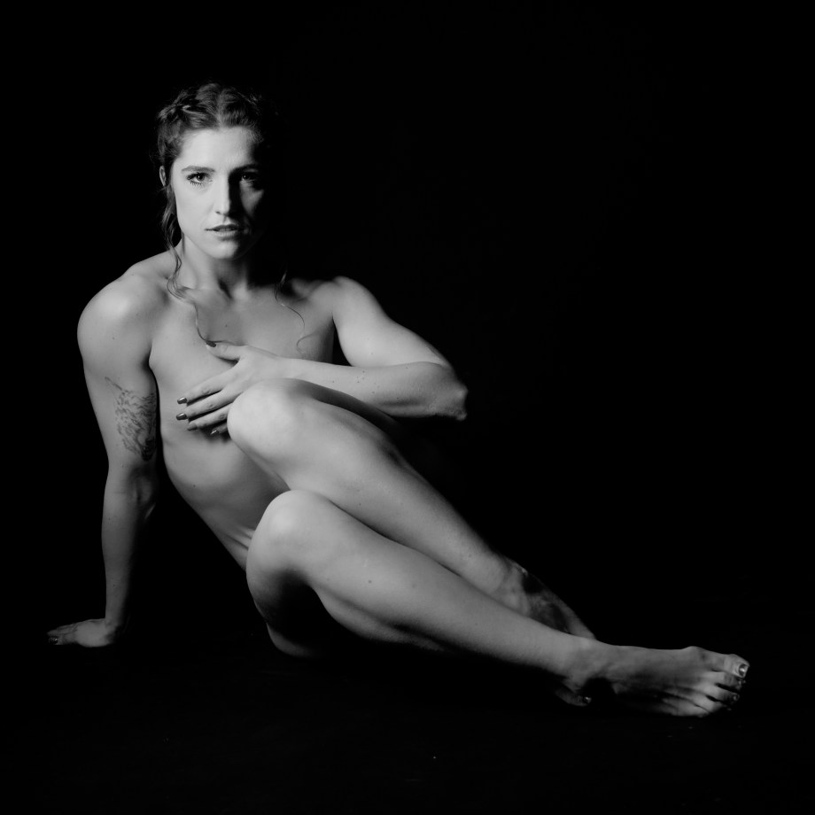 Kimm Gonçalves, model, Cork, Ireland, glamour, nude, studio, black and white, implied