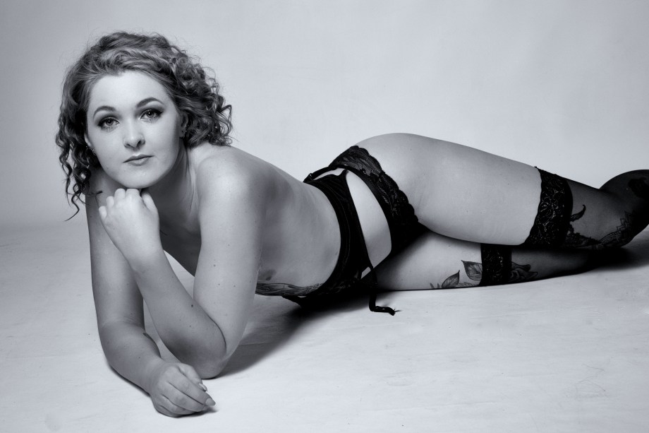 Sarah O'Connor, model, cork, ireland, boudoir, glamour,studio, lingerie, topless