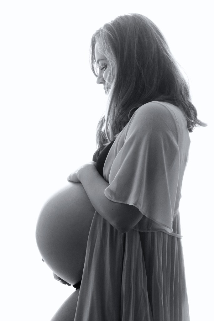 pregnancy shoot, cork, ireland, studio shoot, black and white