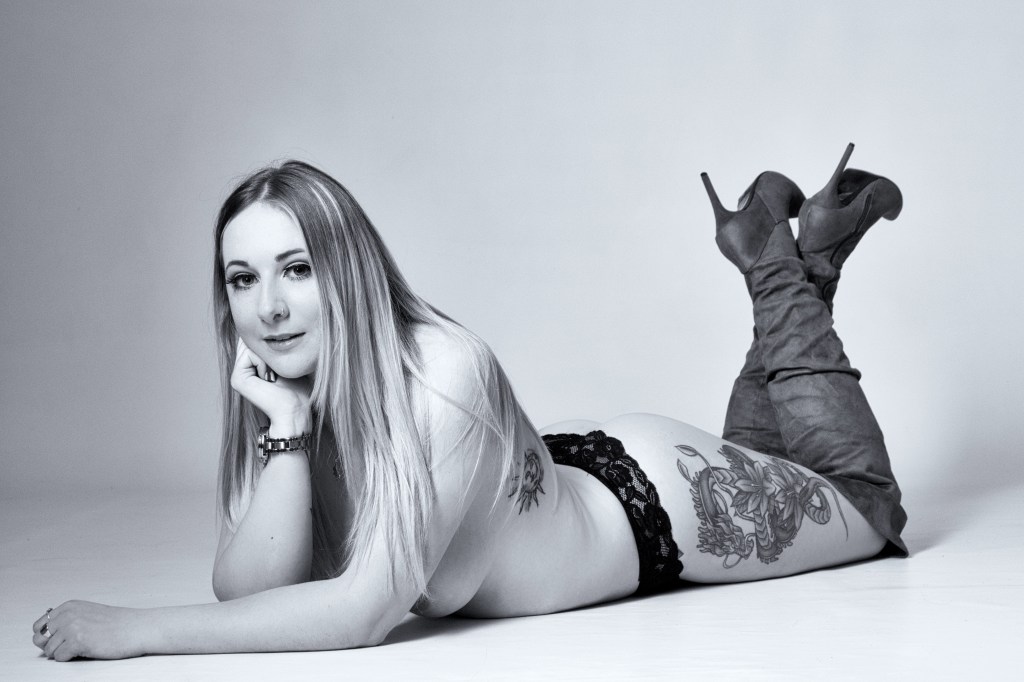 Cork, Glamour Photography, black and white, studio shoot, topless