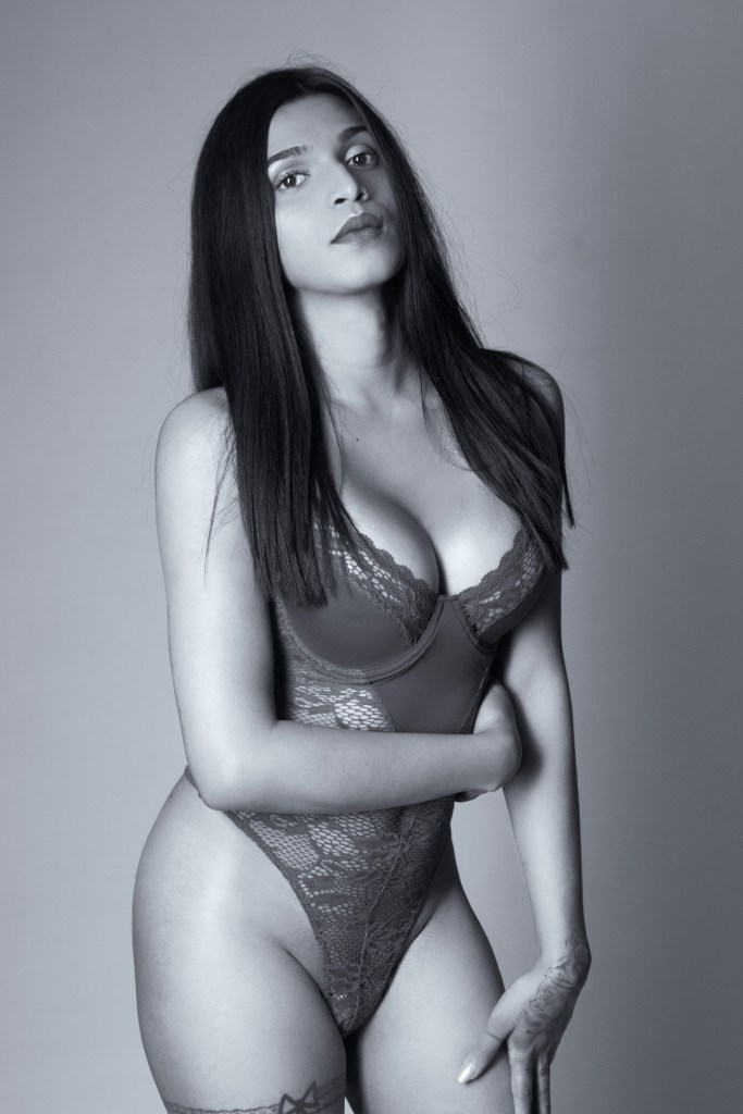 glamour, studio shoot, cork, ireland, black and white