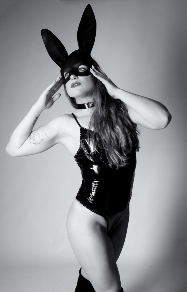 Kimm Gonçalves, black and white, studio shoot, cork, ireland, glamour