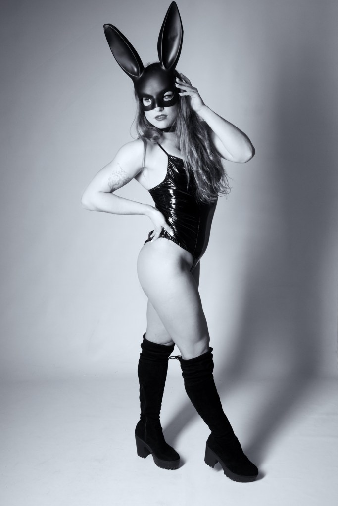 Kimm Gonçalves, black and white, studio shoot, cork, ireland, glamour