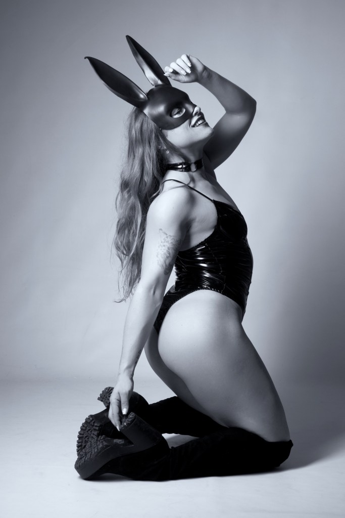 Kimm Gonçalves, black and white, studio shoot, cork, ireland, glamour