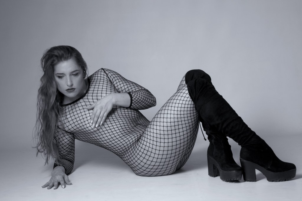 Kimm Gonçalves, black and white, studio shoot, cork, ireland, glamour