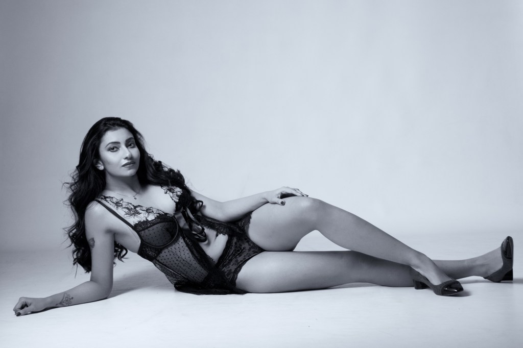 cork, ireland, studio shoot, glamour, black and white