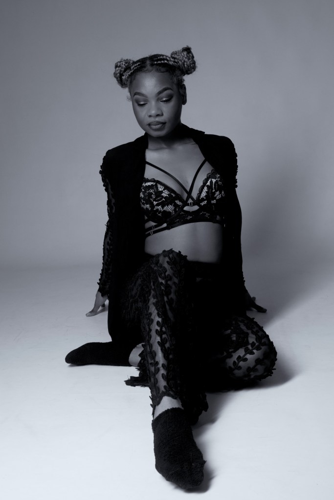 studio photography, cork, glamour, black and white