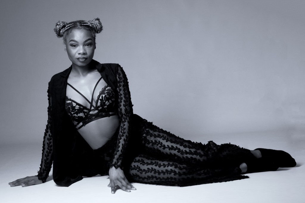 studio photography, cork, glamour, black and white