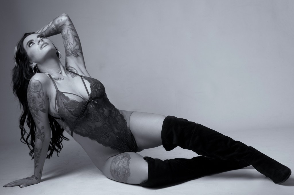 black and white, glamour, tattoos, studio shoot, cork, ireland, Julieanne Mccarthy