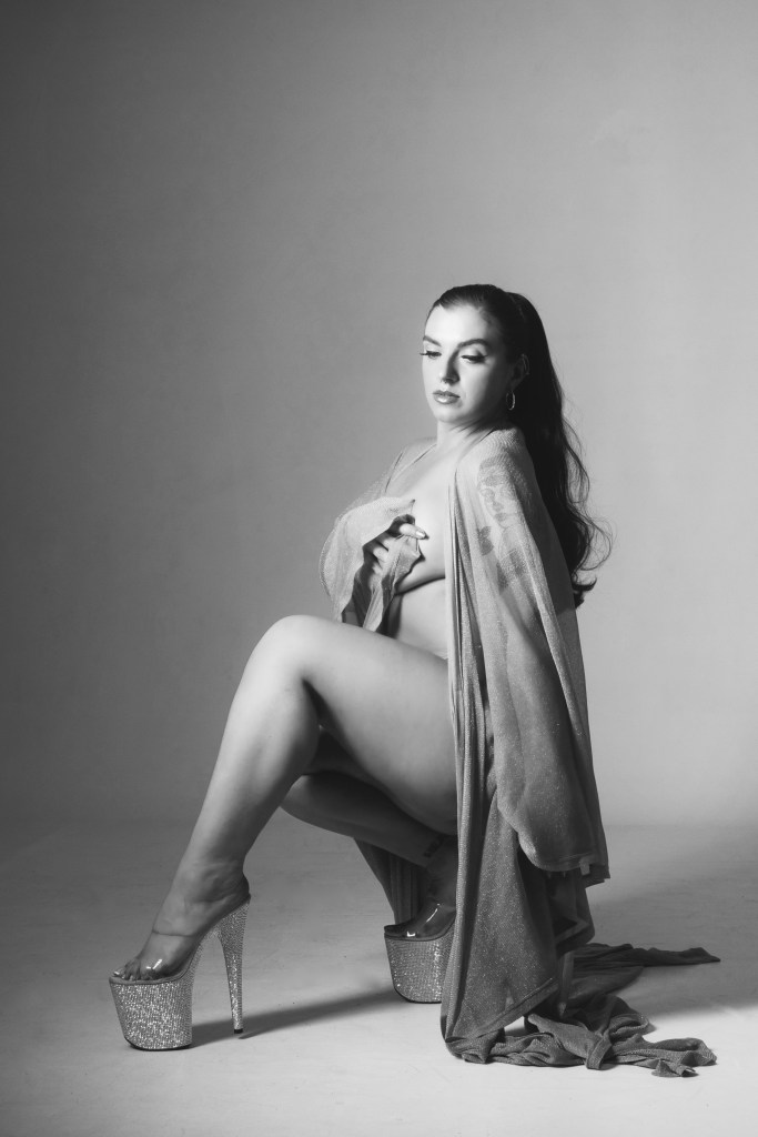 Ava Hennessy, studio shoot, boudoir, cork, ireland, black and white