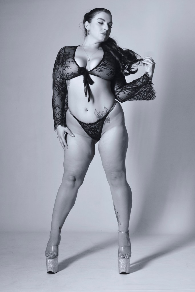 Ava Hennessy, studio shoot, boudoir, cork, ireland, black and white