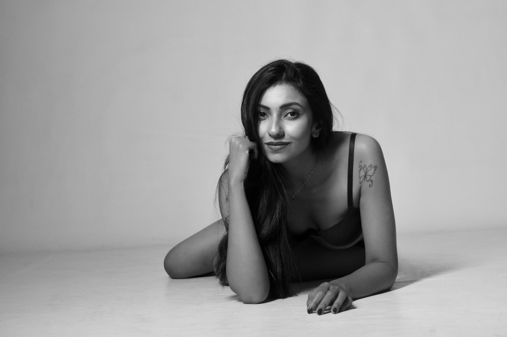 Glamour photography, boudoir shoot, cork, ireland, black and white, lingerie