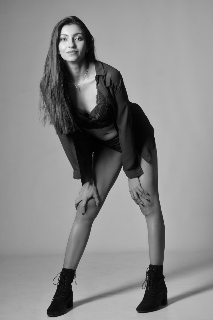 Glamour photography, boudoir shoot, cork, ireland, black and white, lingerie