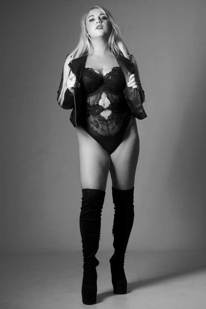 cork, glamour, photography, studio, boudoir, black and white