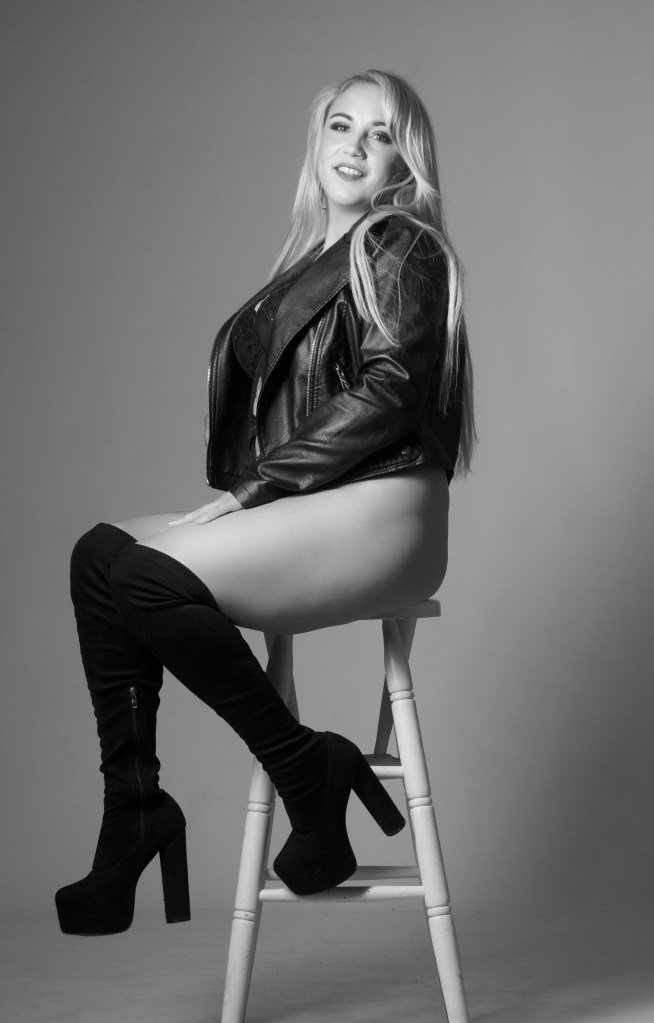 cork, glamour, photography, studio, boudoir, black and white