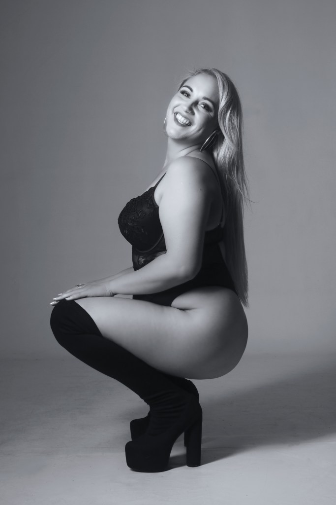 cork, glamour, photography, studio, boudoir, black and white