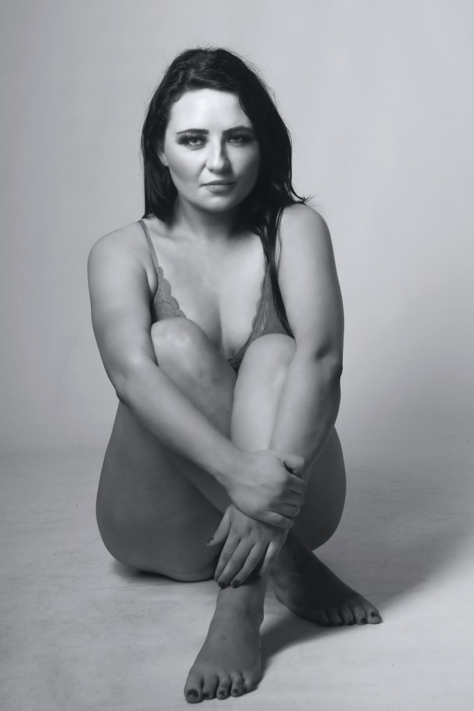 cork, glamour, photography, studio, boudoir, black and white
