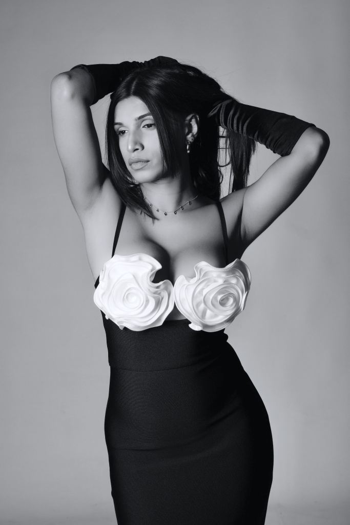 Cork, Ireland, Glamour, Boudoir, Studio Shoot, model photography, black and white