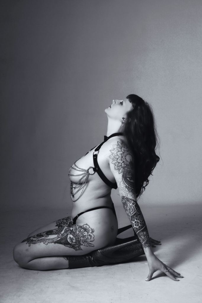 Glamour Photography, Boudoir, Cork, Ireland, topless, black and white