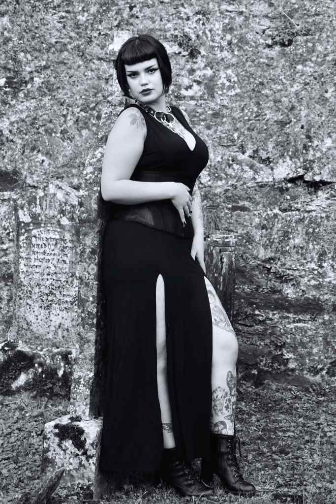 Lividbruisesimagery, cork, photography, glamour, cemetery, black and white, cemetery, portrait