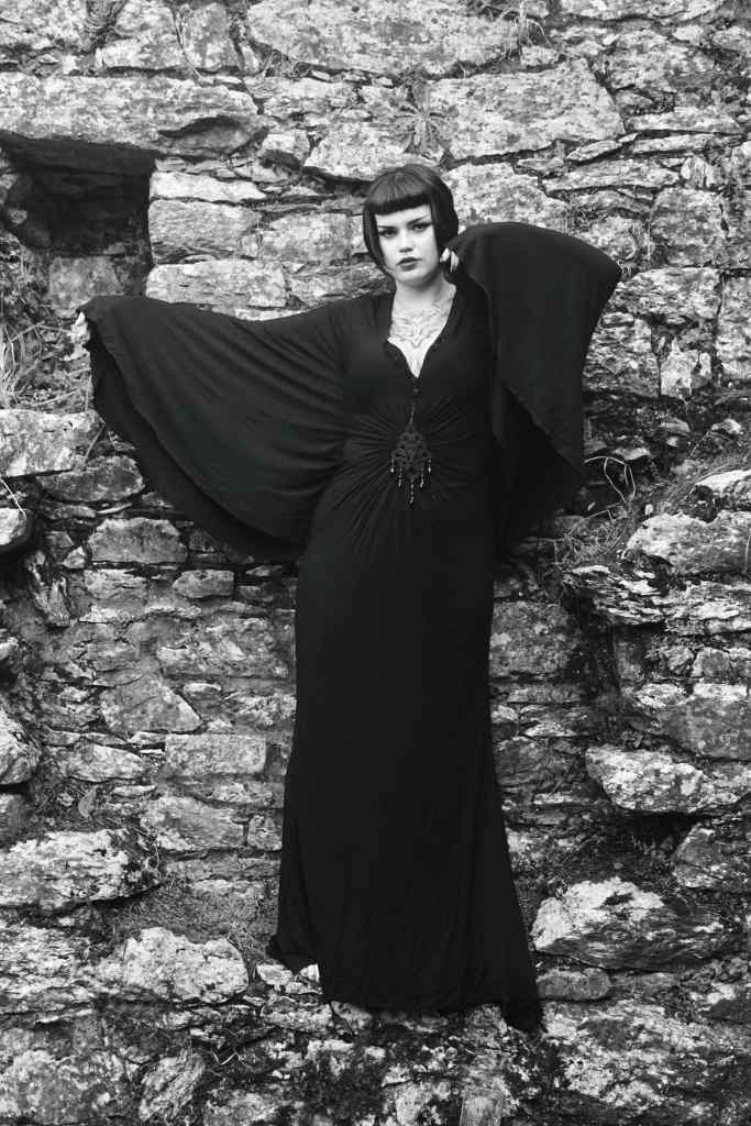 Lividbruisesimagery, cork, photography, glamour, cemetery, black and white, cemetery, portrait