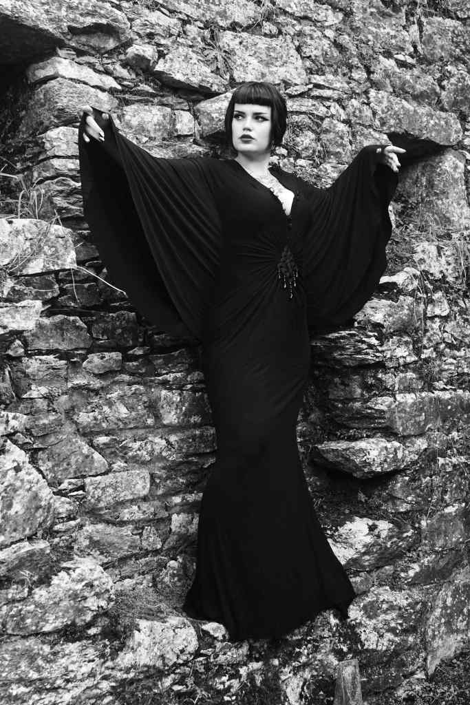 Lividbruisesimagery, cork, photography, glamour, cemetery, black and white, cemetery, portrait
