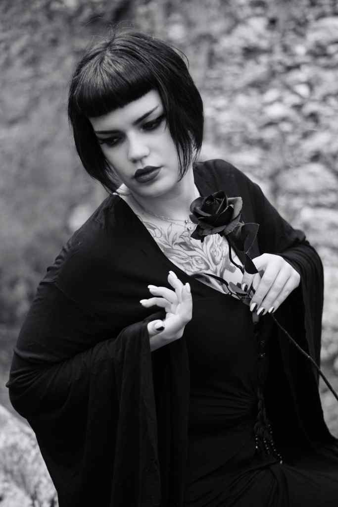 Lividbruisesimagery, cork, photography, glamour, cemetery, black and white, cemetery, portrait