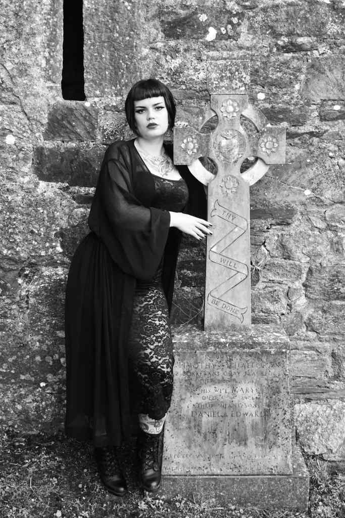 Lividbruisesimagery, cork, photography, glamour, cemetery, black and white, cemetery, portrait