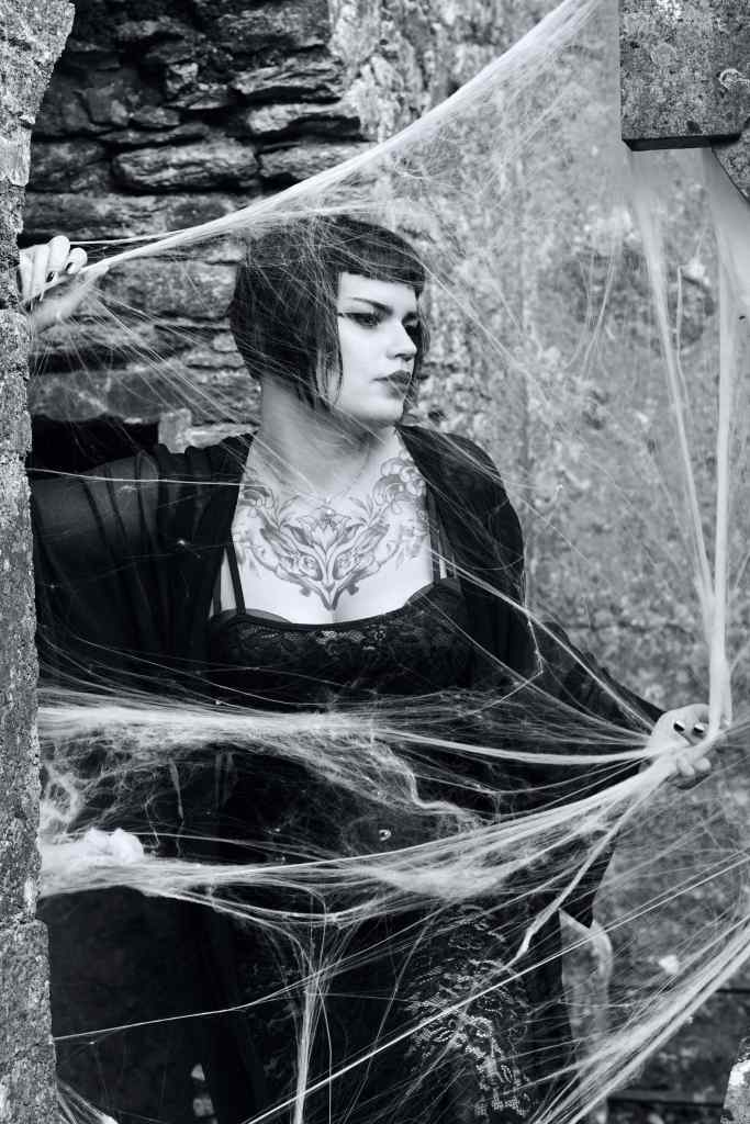 Lividbruisesimagery, cork, photography, glamour, cemetery, black and white, cemetery, portrait